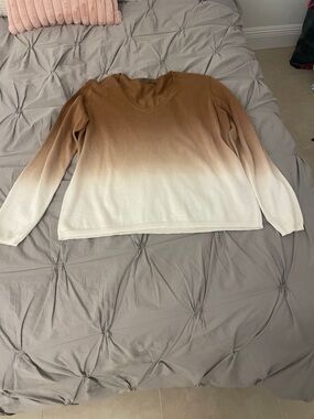 Elliott Lauren Ombre V-Neck Gradient Sweater in Brown to Cream